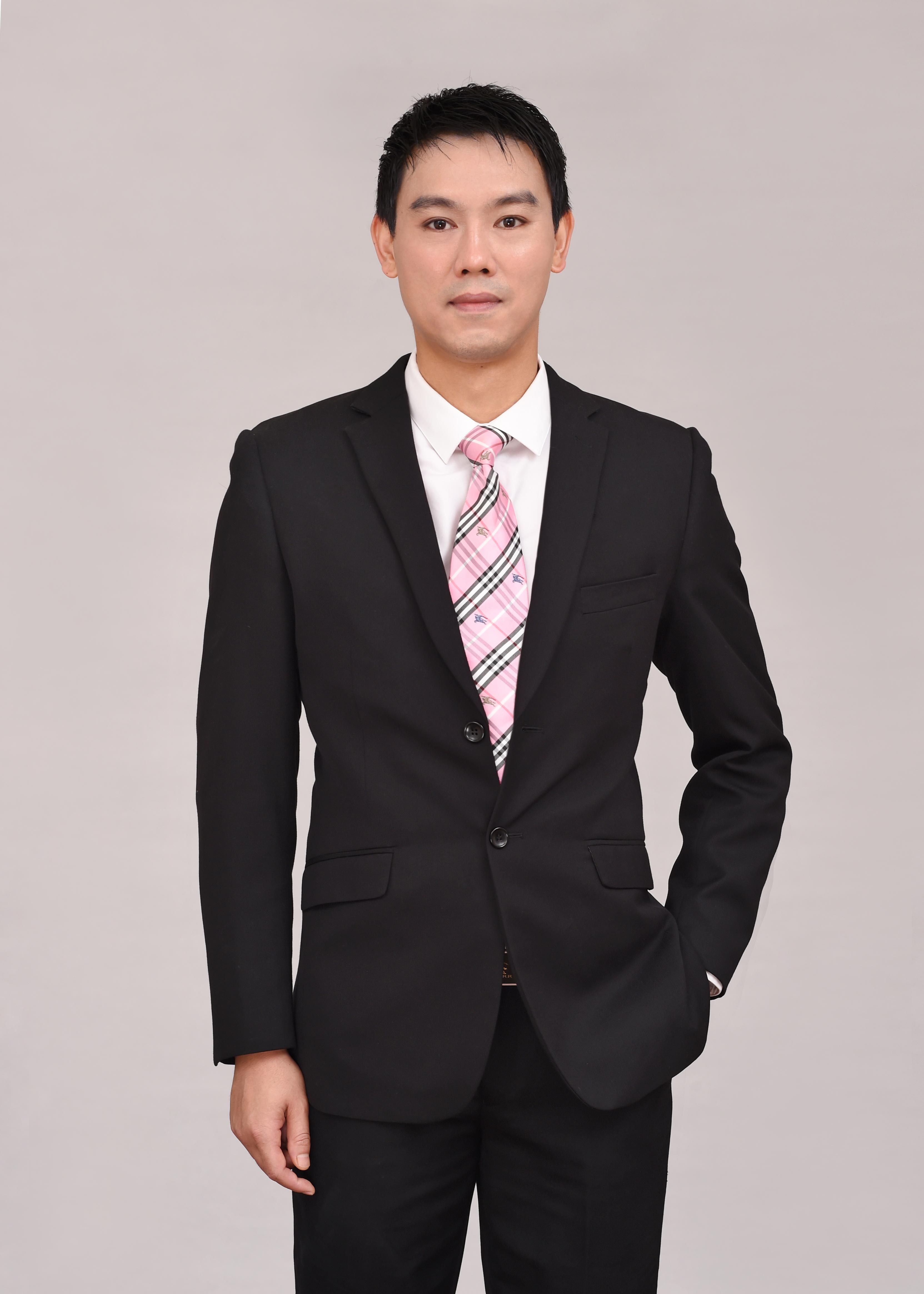 时革白 创意策略总监